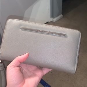 Steve Madden Wallet. Great condition. USED.